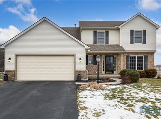 1375 Ridge Cross Rd, Perrysburg, OH 43551