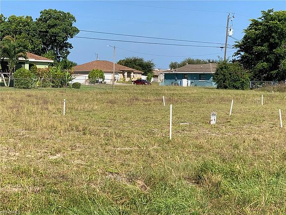 3rd image of 1400 NE 18th Pl