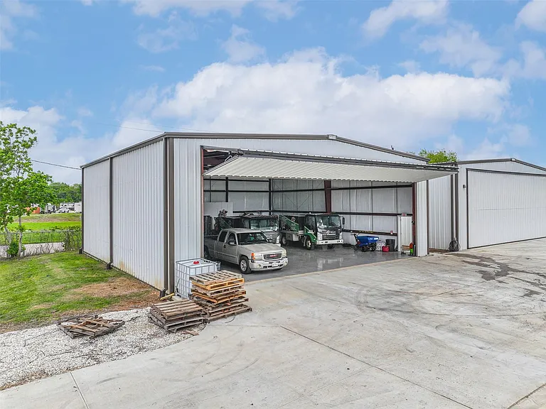 1835 County Road 130 — Photo 2
