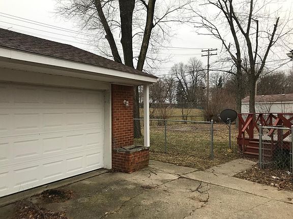 2nd image of 13901 Northfield Blvd