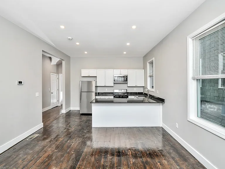 63 Clifford St #1 — Photo 12
