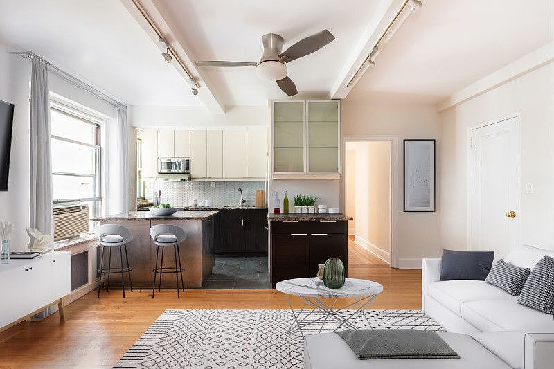 1st image of 325 W 45th St APT 316