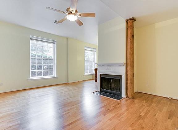 5th image of 2511 E Broad St #1