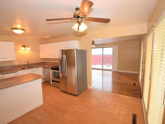 4th image of 1463 Lynnwood Ave