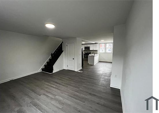 2nd image of 820 Hughes St