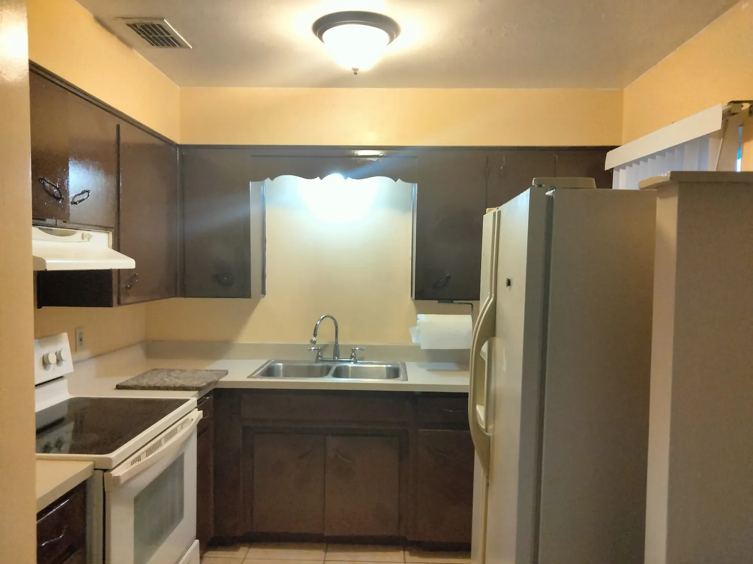 3 bed, 1462 sqft, $2,000 — Photo 2