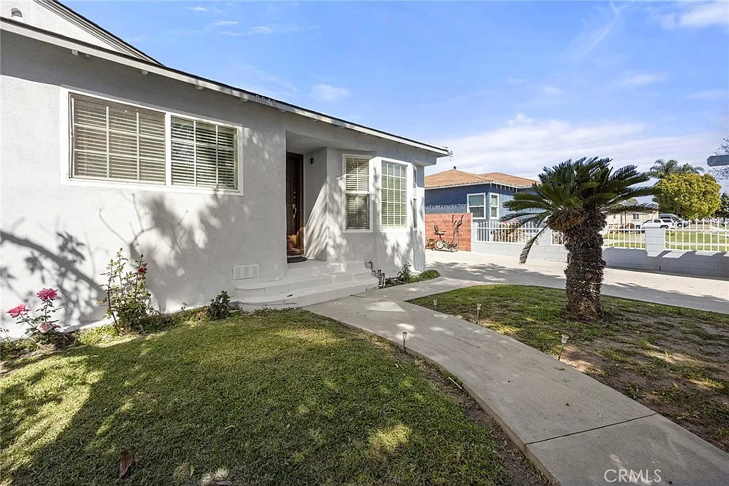 3 bed, 1602 sqft, $3,750 — Photo 1