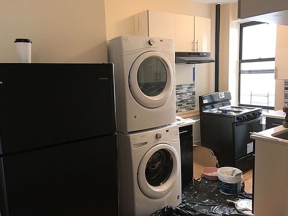 4th image of 530 Parkside Ave APT 5N