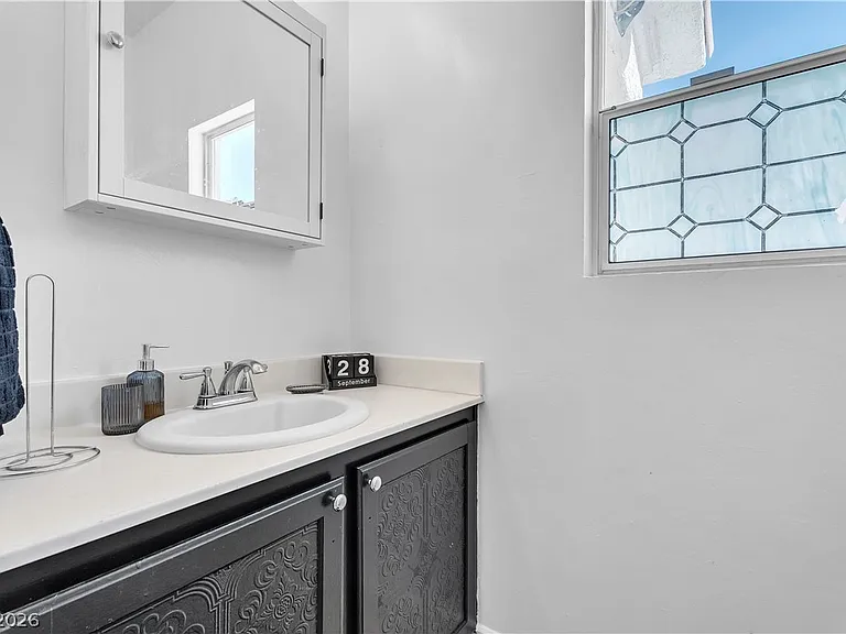 1409 Sycamore Spring Ct — Photo 9