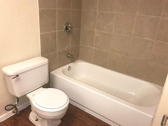 3rd image of 3017 Mount Vernon Ave