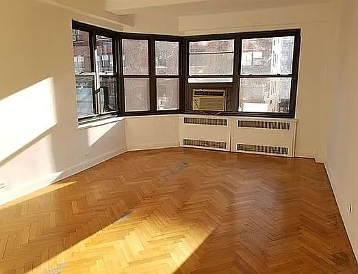4th image of 177 E 77th St APT 9B