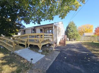 228 E 2nd St, East Dundee, IL 60118