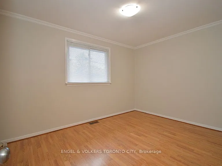 158 Cherrywood Dr #UPPER — Photo 19
