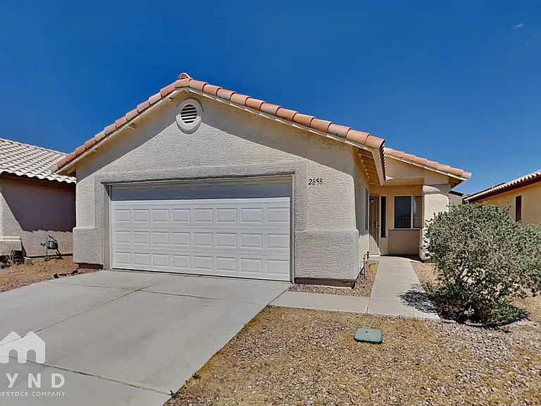 2858 Mount Hope Dr — Photo 1