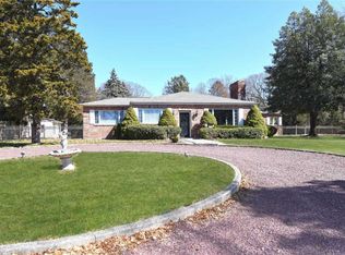 1 Tinker Ln, Setauket, NY 11733