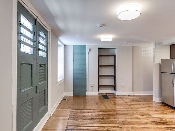 5th image of 22 E Broad St APT 101