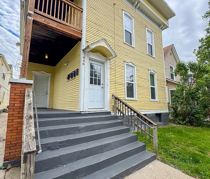 946 Muskegon Ave NW #3 — Photo 2