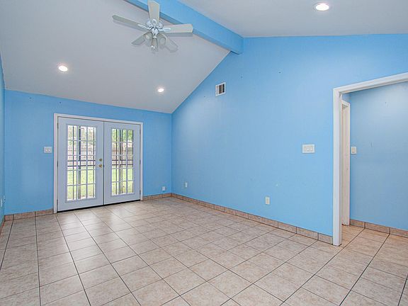 4th image of 2130 Bunzel St