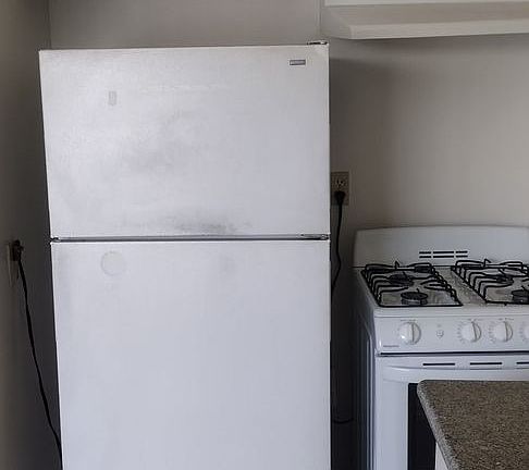 4th image of 960 S New Hampshire Ave APT 4