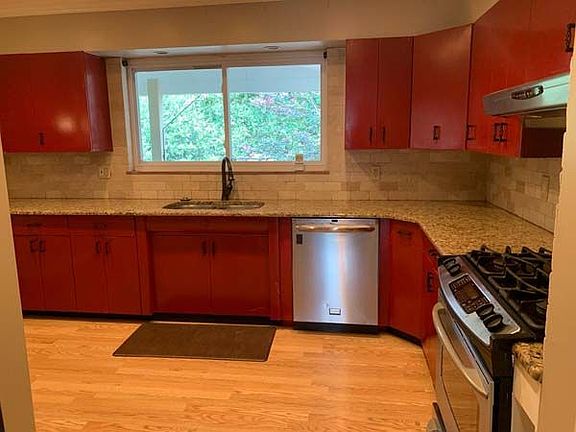 3rd image of 7809 Sheffield Dr
