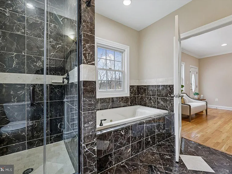 4902 Derussey Pkwy — Photo 45