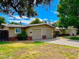4639-4721 Mendocino Blvd, 4701