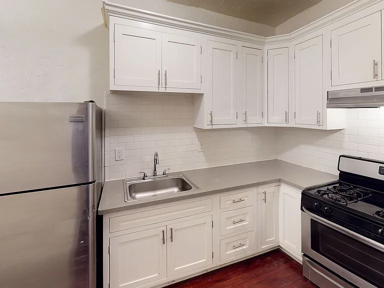 Saint Andrews Manor Apartments — Photo 14