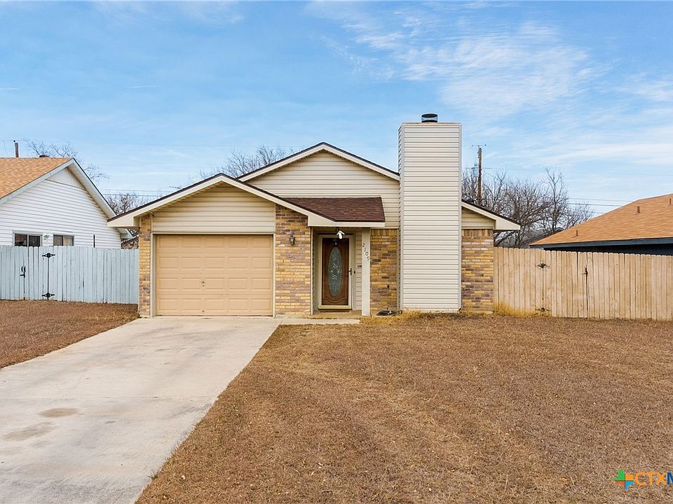 1st image of 2109 Carousel Dr