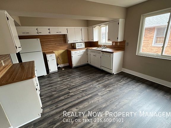 2nd image of 19450 Lake Shore Blvd #2