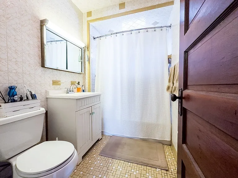 7 Bradford Ave #7 — Photo 11