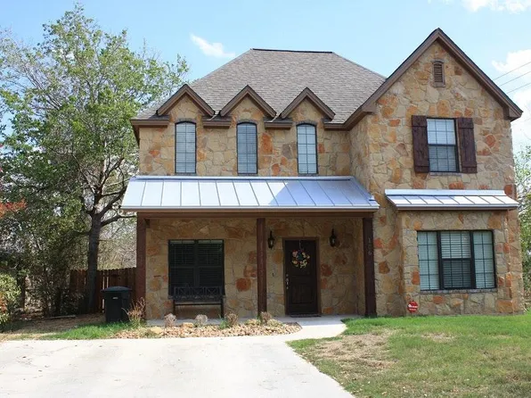 106 Moss St, College Station, TX 77840