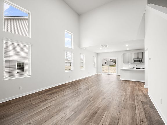 3rd image of 1013 Curtis Springs Ln