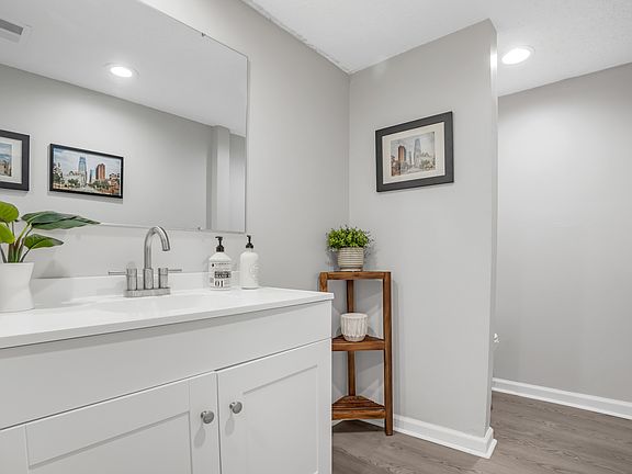 3rd image of 114 W 103rd St #106-01