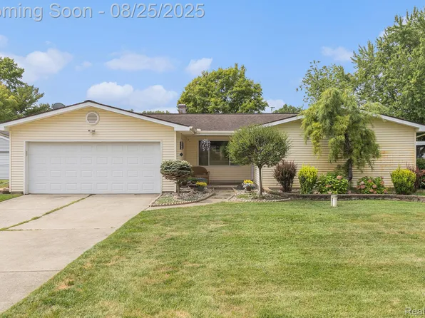 14152 North Rd, Fenton, MI 48430