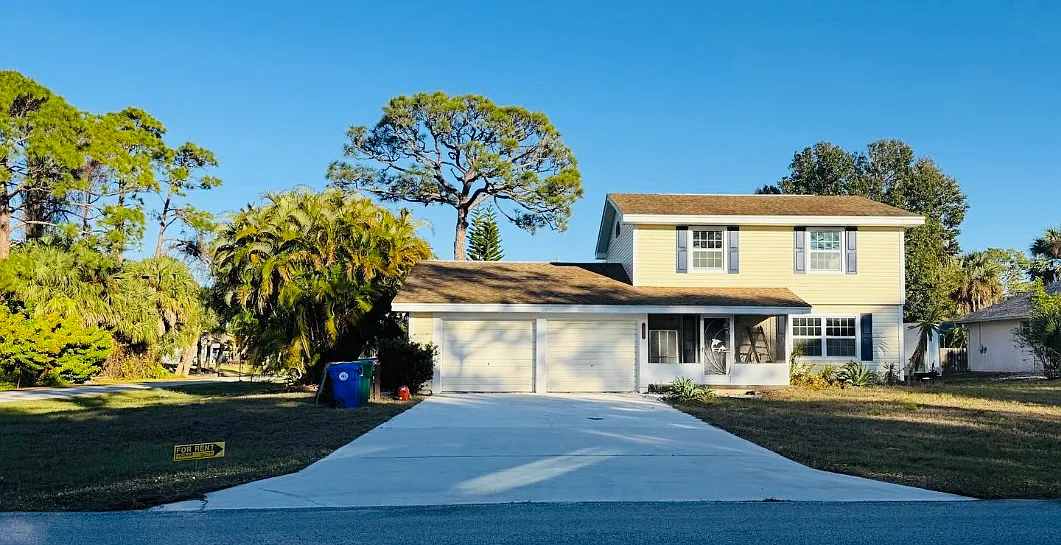 4 bed, 2.5 bath, 2200 sqft, $2,500 — Photo 1