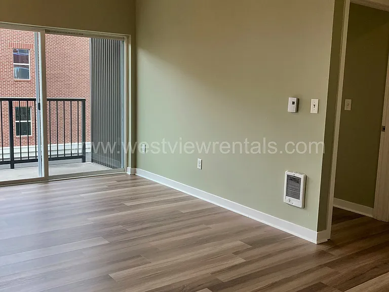 200 E Maple St — Photo 459
