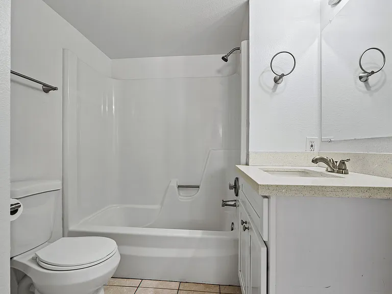 18-web-or-mls-2688 N 43rd Ave 29D--15_10012025