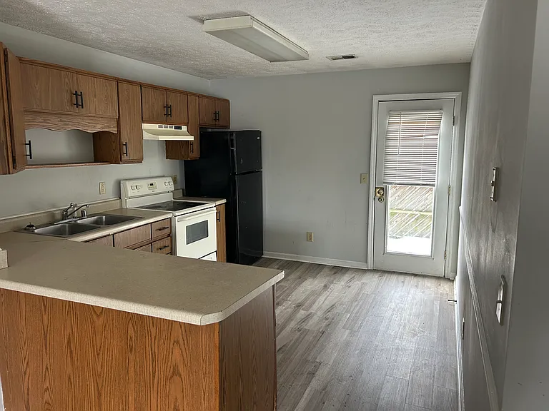 255 Centennial Dr #2D — Photo 3