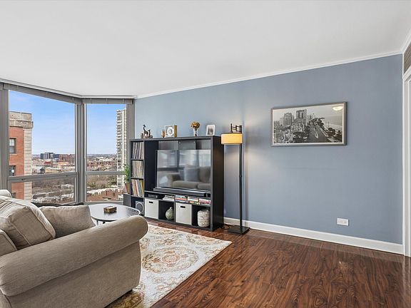 5th image of 21 W Goethe St APT 15A