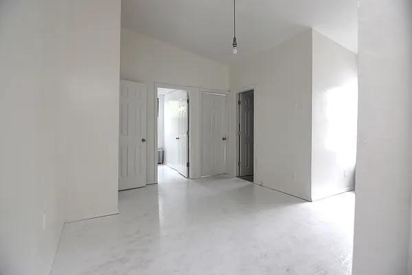 Rented by The Agency | media 8