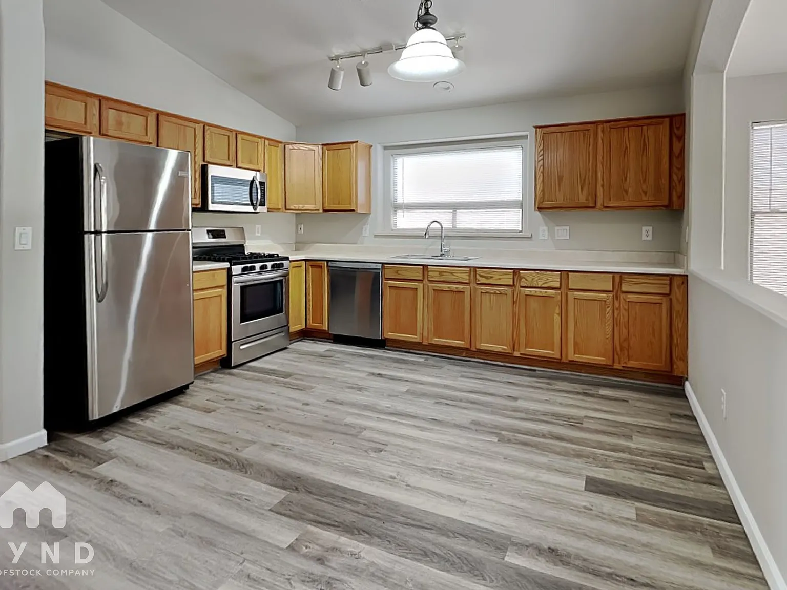 3 bed, 2.0 bath, 1512 sqft, $1,925 — Photo 4