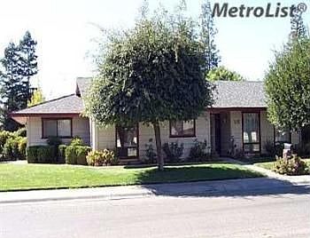 1st image of 215 Mariposa St