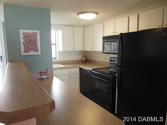 3rd image of 3761 S Atlantic Ave Unit 2