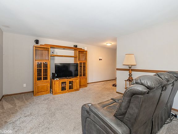 5th image of 214 Manor Dr Unit C