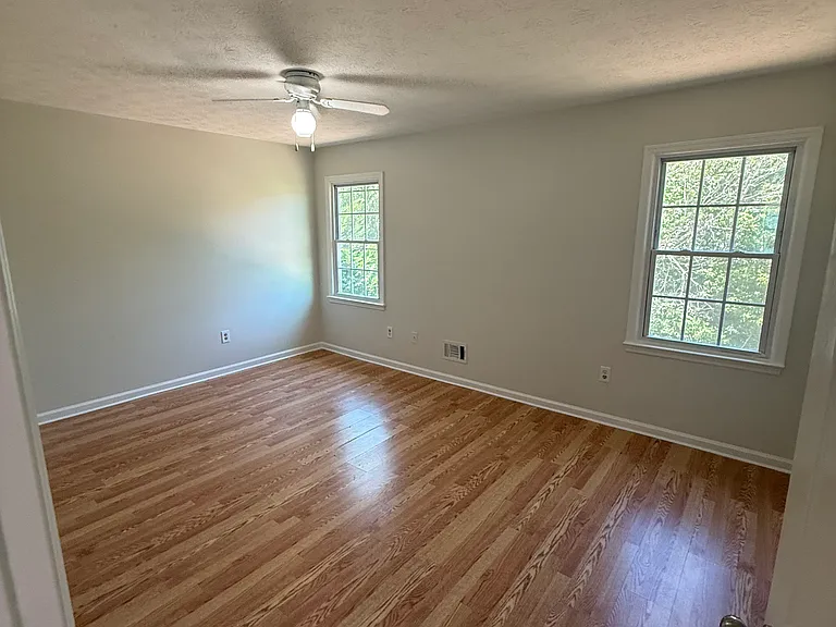 5639 Executive Way — Photo 8
