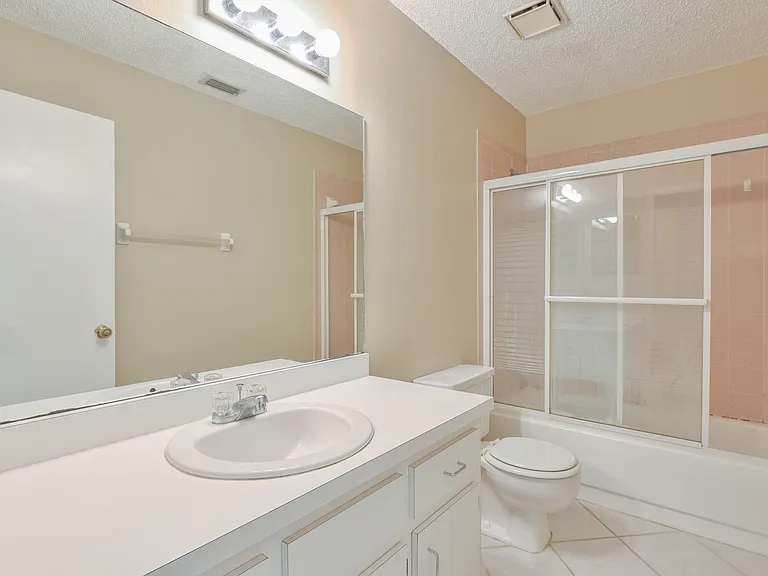 11001 SE Sunset Harbor Rd — Photo 4
