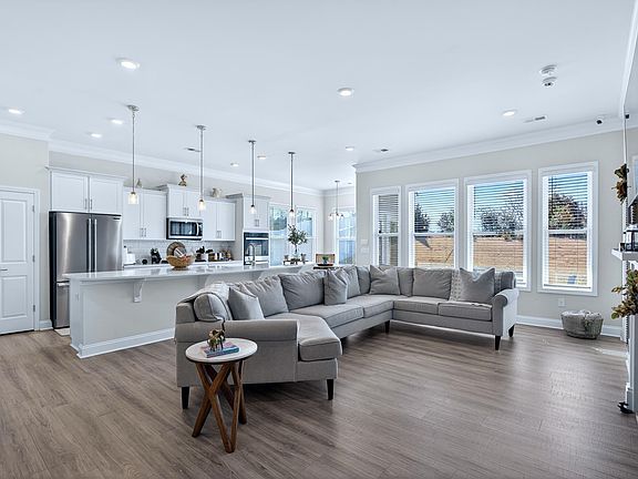 3rd image of 305 Addie Ct