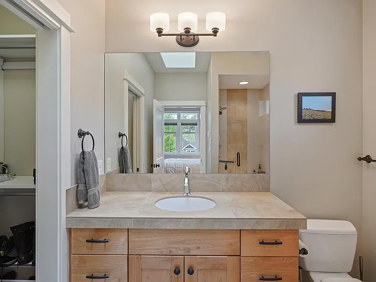 2439 NW Drouillard Ave — Photo 19