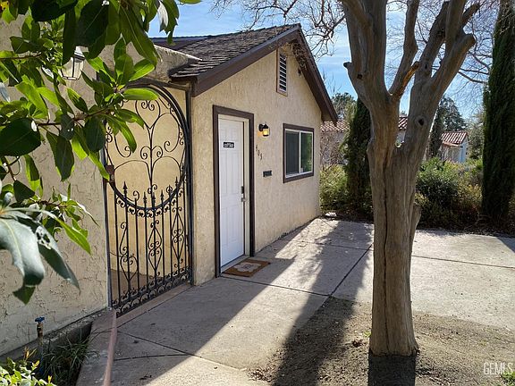 5th image of 405 Balsam Ave