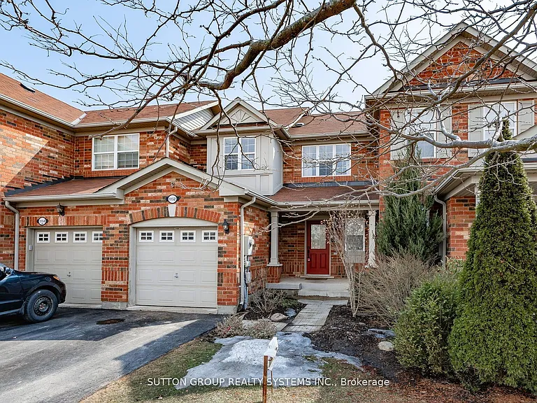 1152 Riddell Cres — Photo 1